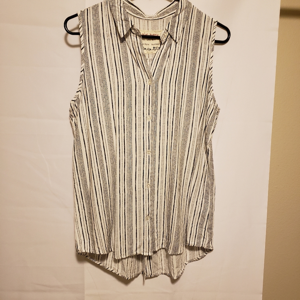 Girl Krazy Sleeveless Black &‎ White Blouse